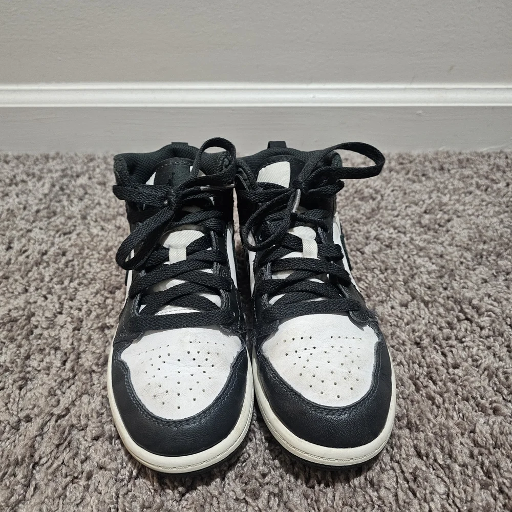 NIKE JORDAN MID TOP PANDA ELELPHANT SNEAKERS Youth Size 1